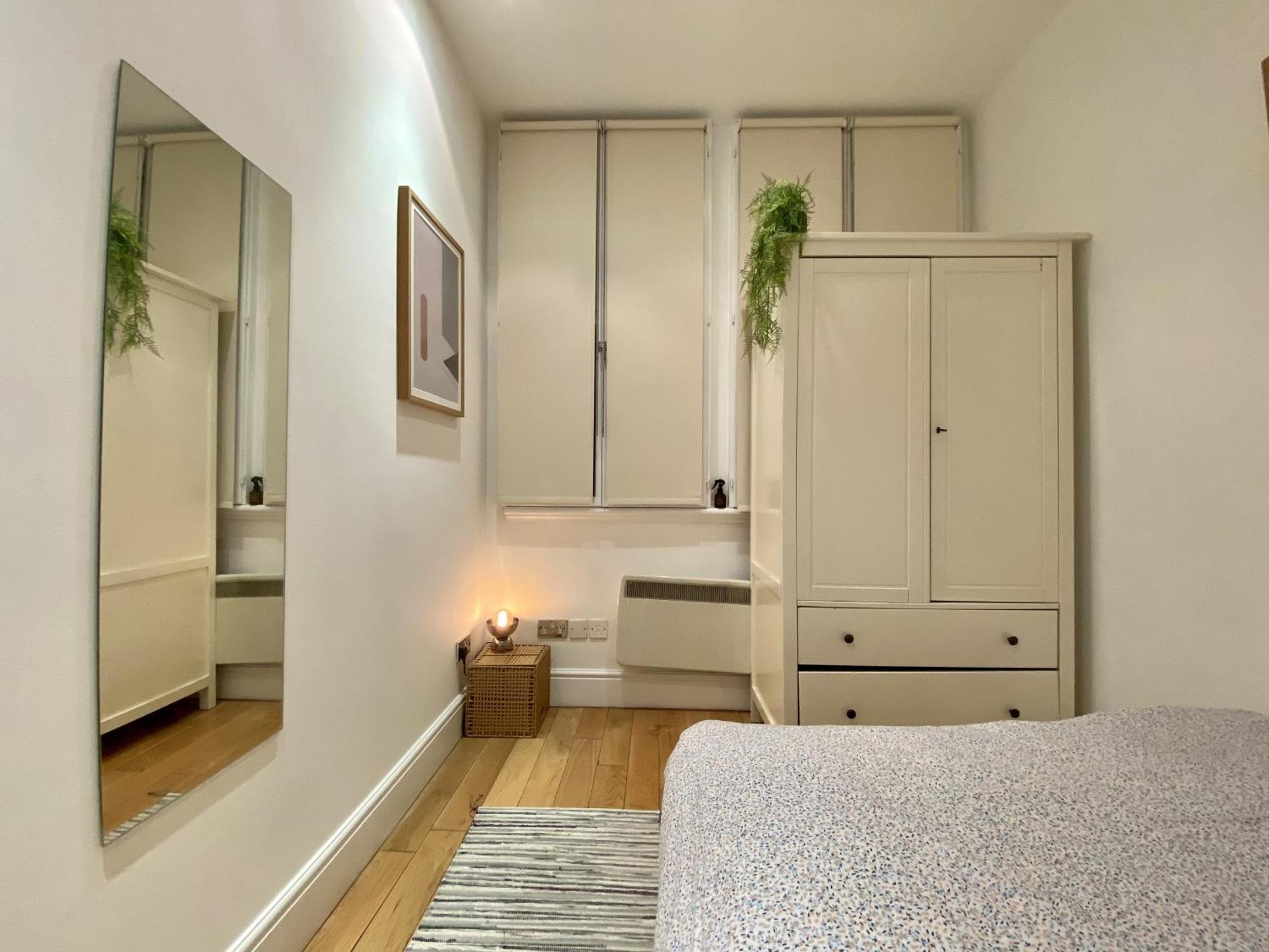 Apartament Entire Flat, Central London, Bank Payment To The Host Within 24h From The Reservation